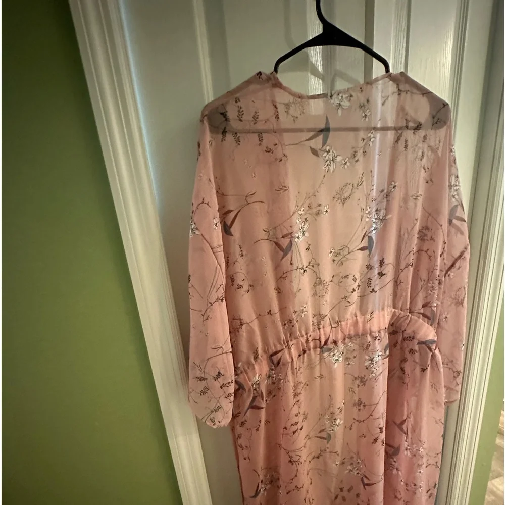 Sheer Robe/Cover up - Picture 2 of 4